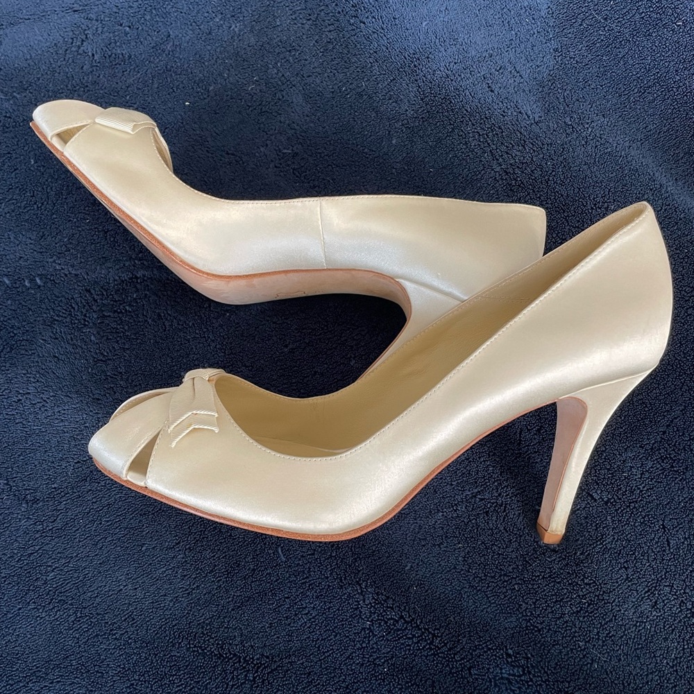 Cream colored satin bride/wedding shoes - size 10